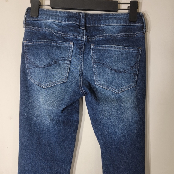 4/$20 SO Distressed Skinny Stretch Jeans Dark Blue Size 0 - Picture 4 of 6